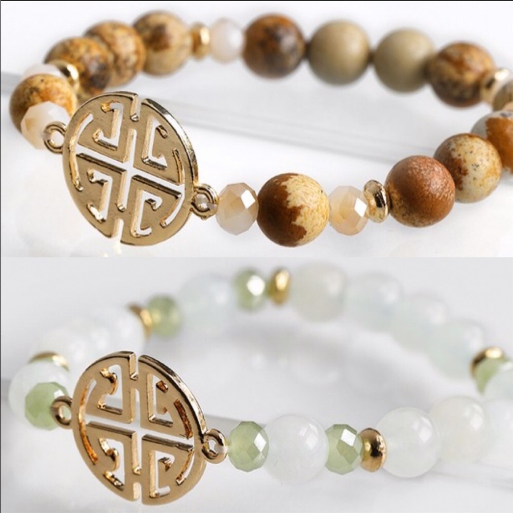 Natural stone with mixed bead stretch bracelet. - Picture 4 of 5